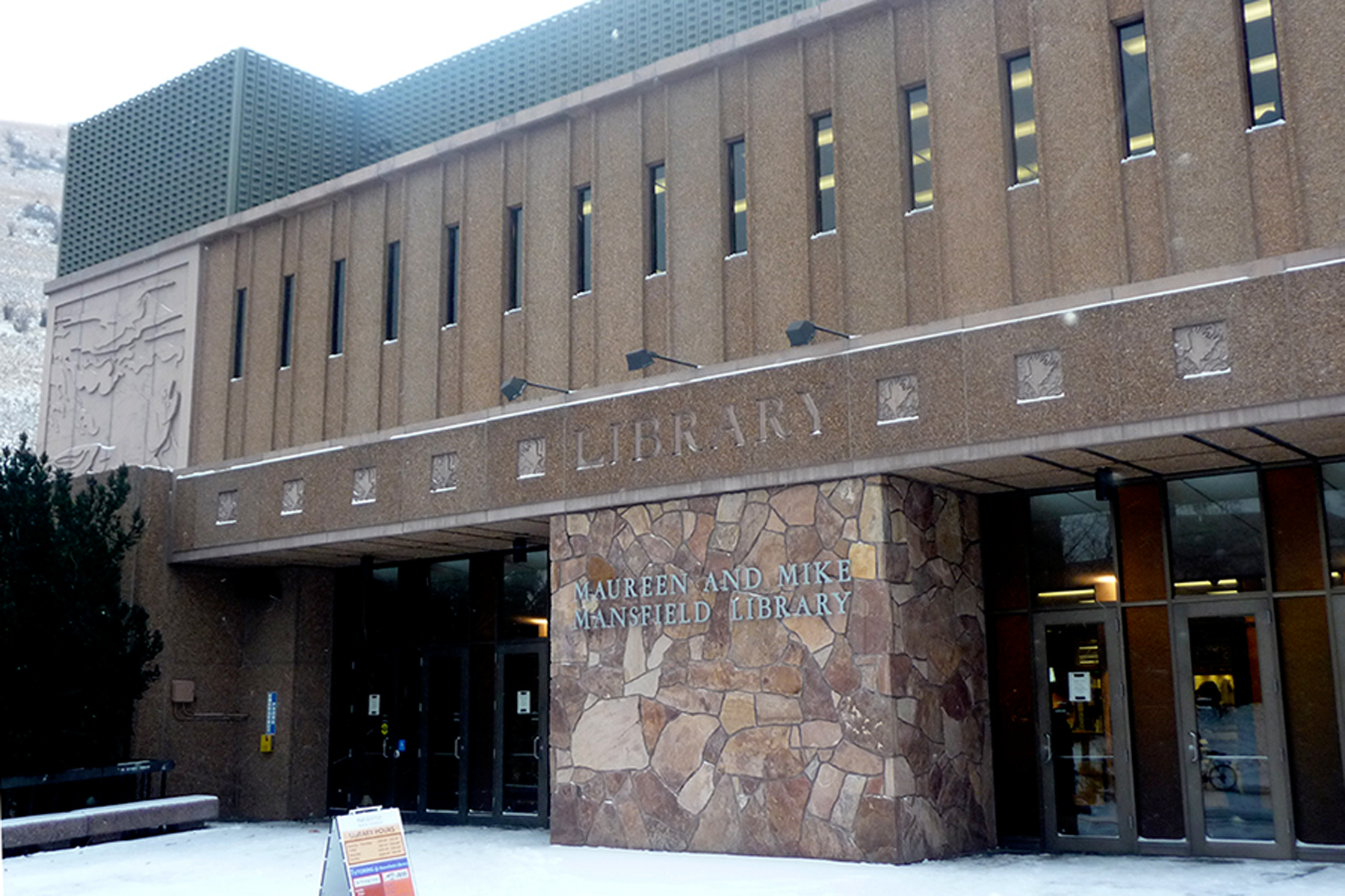 Exterior of Mike and Maureen Mansfield Library